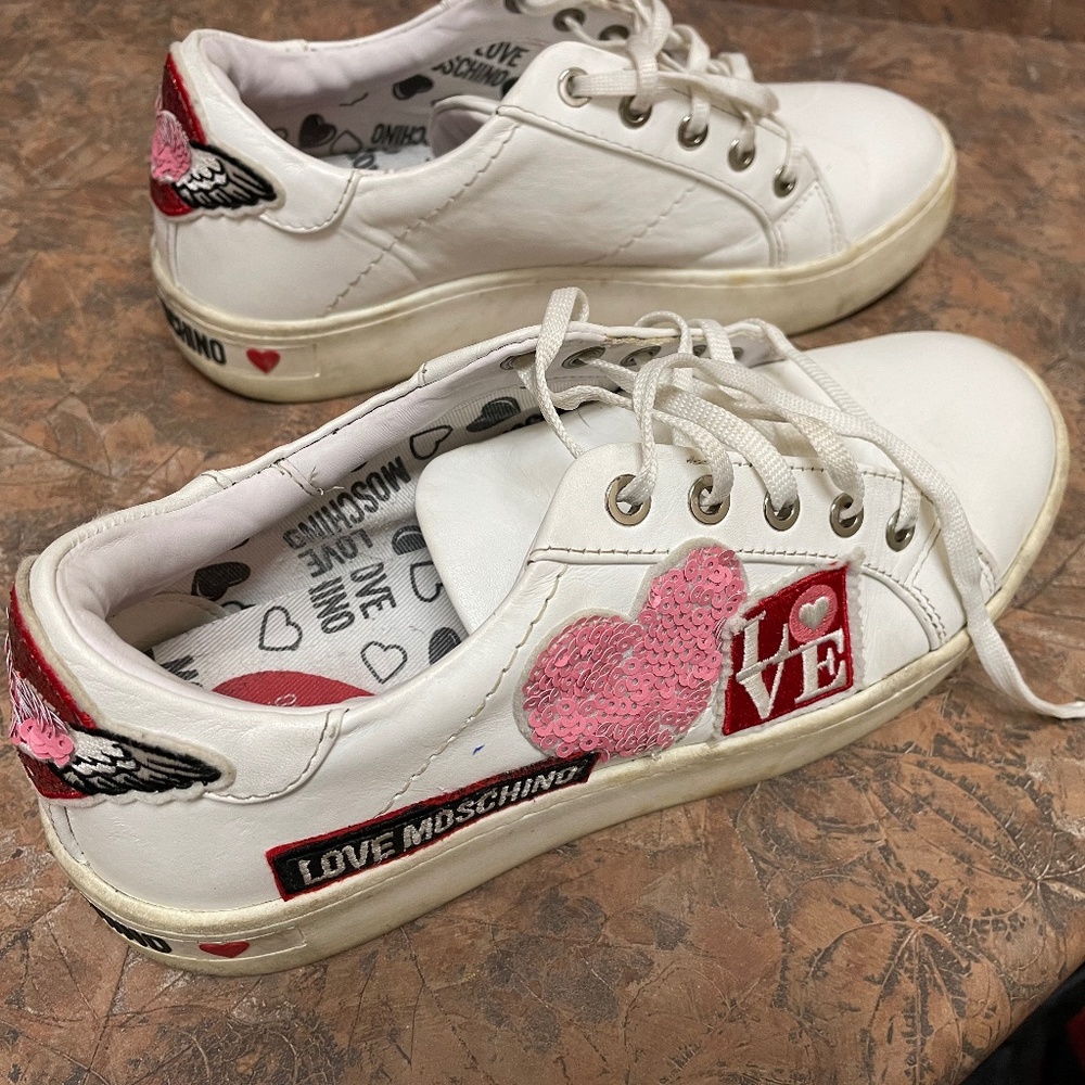 Love Moschino Women's White and Red embellished Trainers size 8 - Picture 2 of 7